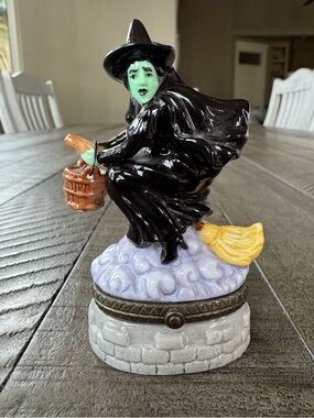 The Wizard of Oz Wicked Witch of the West Figurine Trinket Box